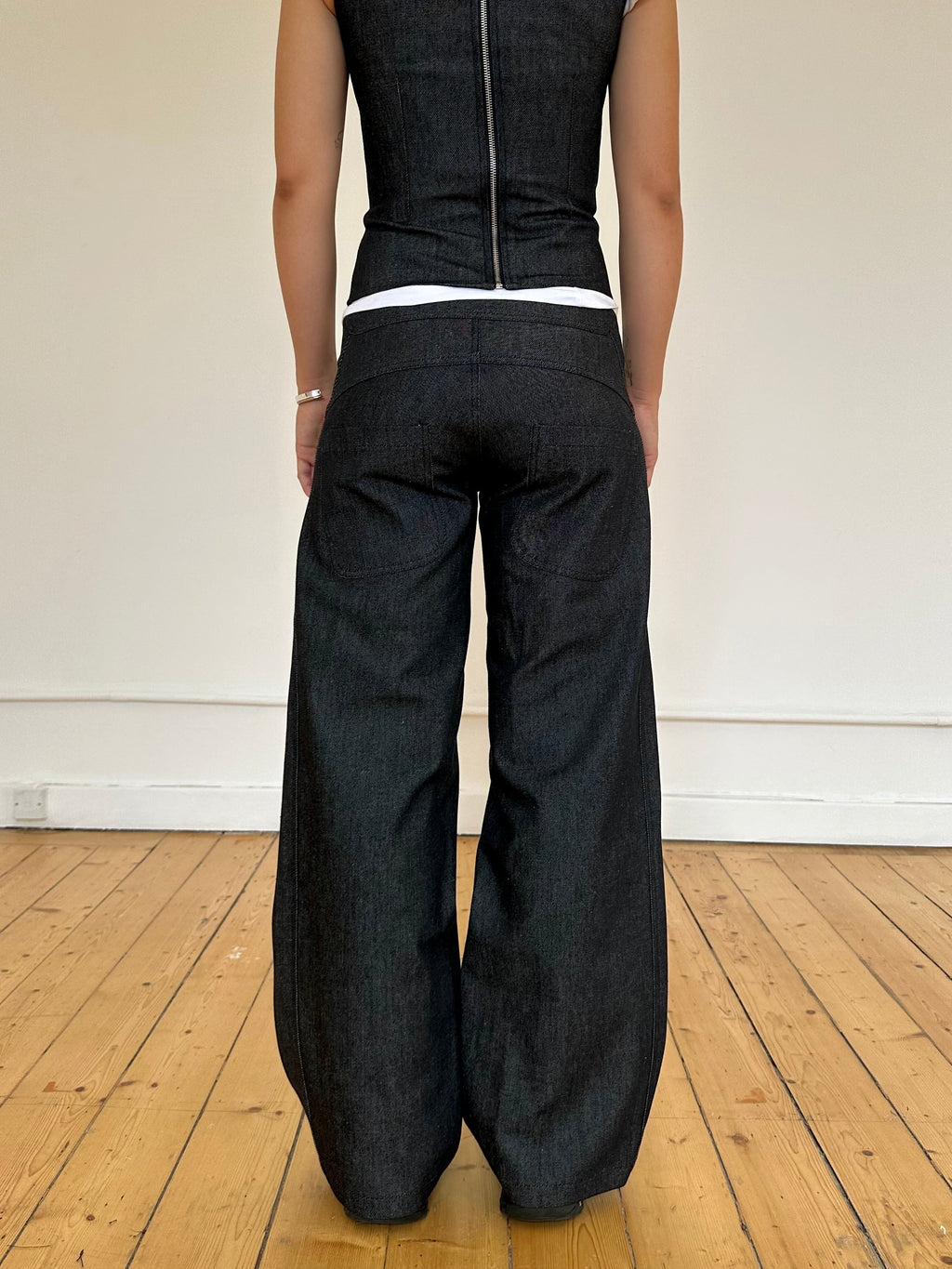 K&R London – Cameron Jean