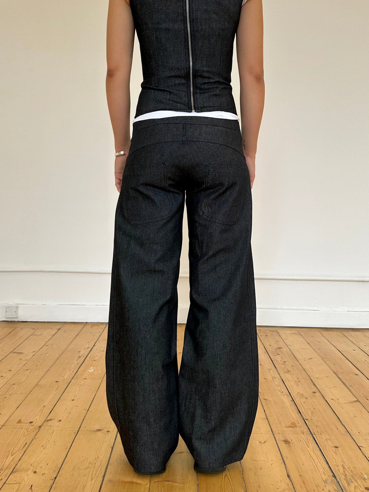 K&R London – Cameron Jean