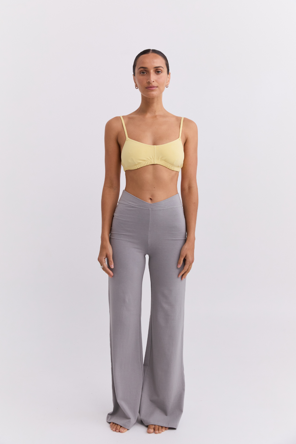 Pinky & Kamal – Wrap Band Yin Flare | Pebble Grey
