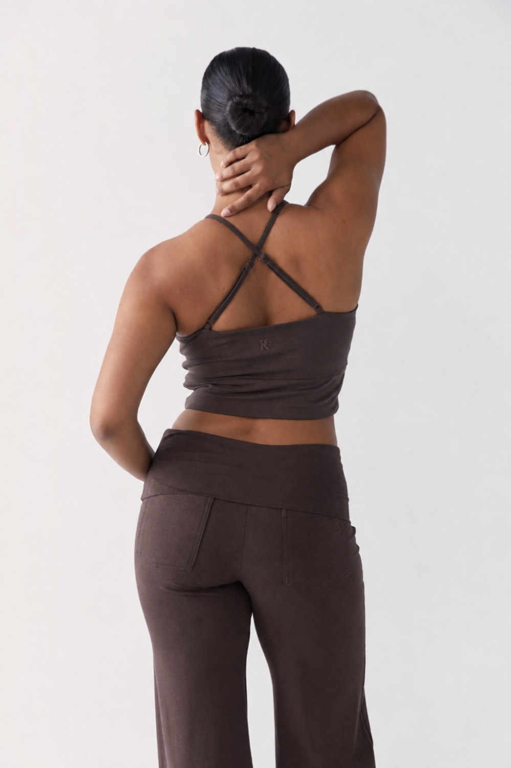 Pinky & Kamal – Flow Crop | Dark Brown