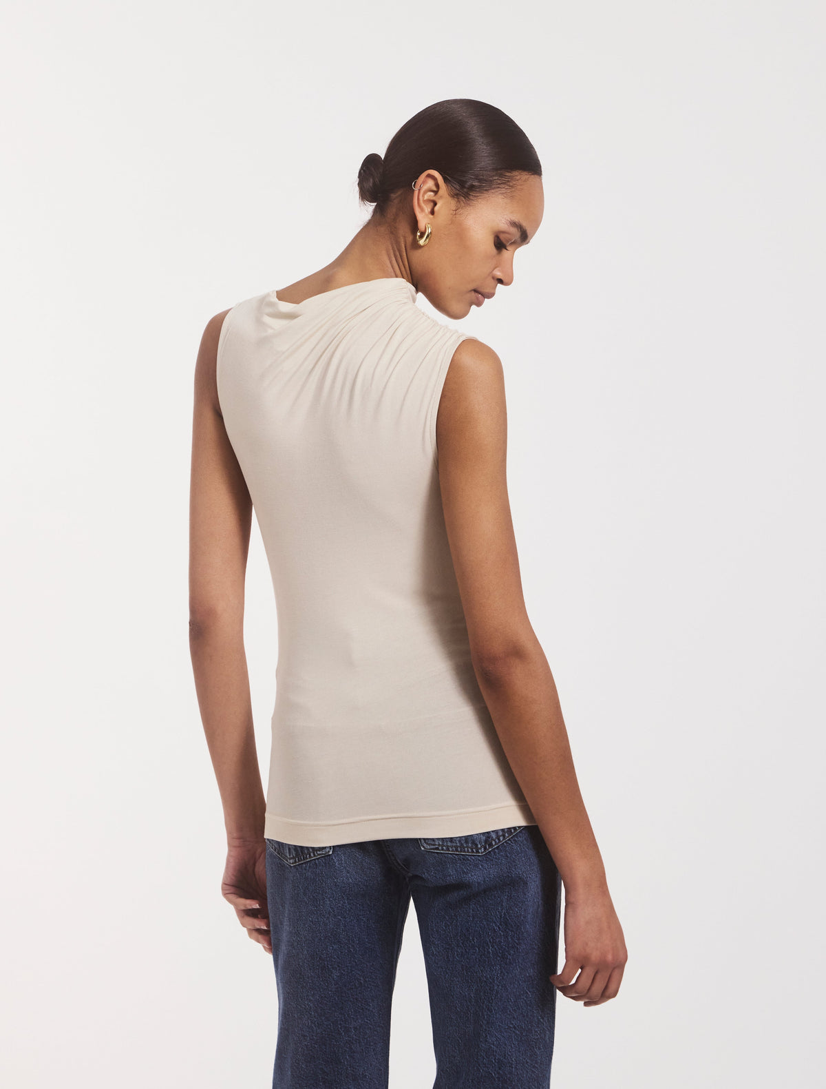 Ninety Percent – Lui Top