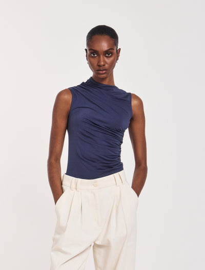 Ninety Percent – Lui Top