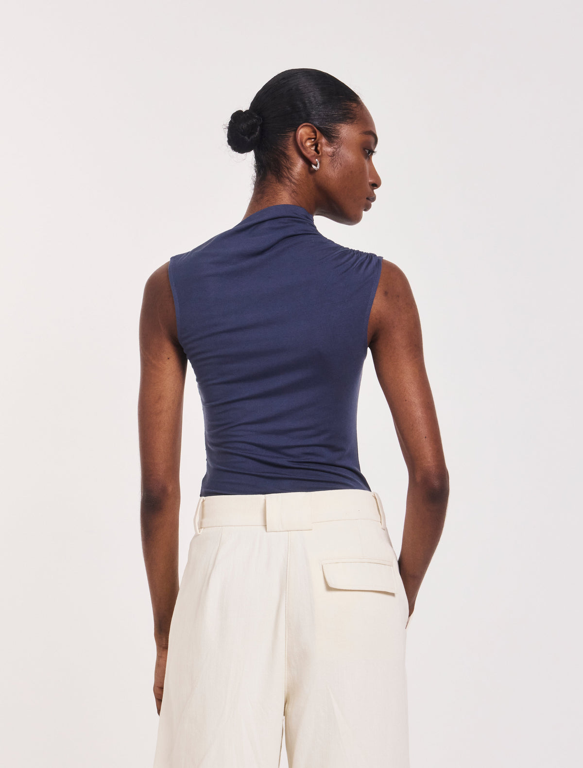 Ninety Percent – Lui Top
