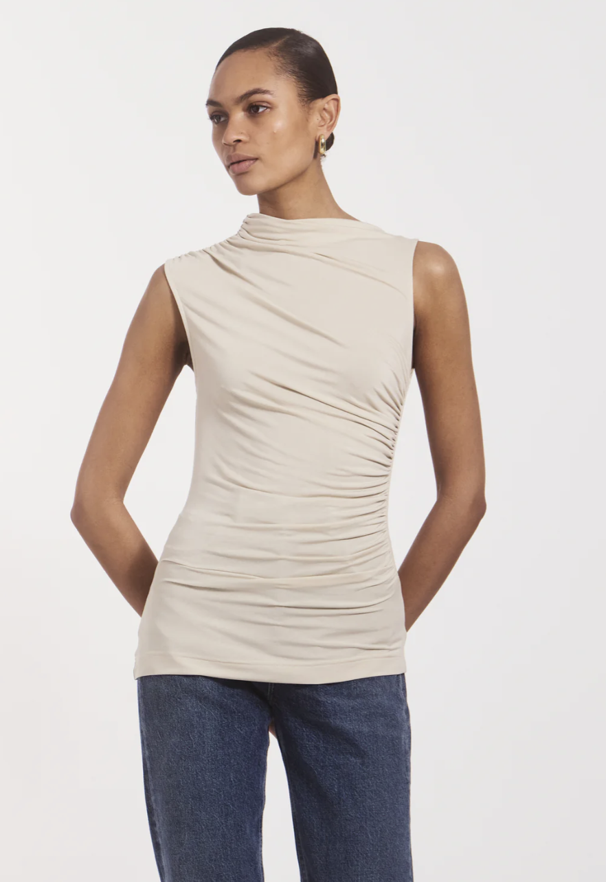 Ninety Percent – Lui Top