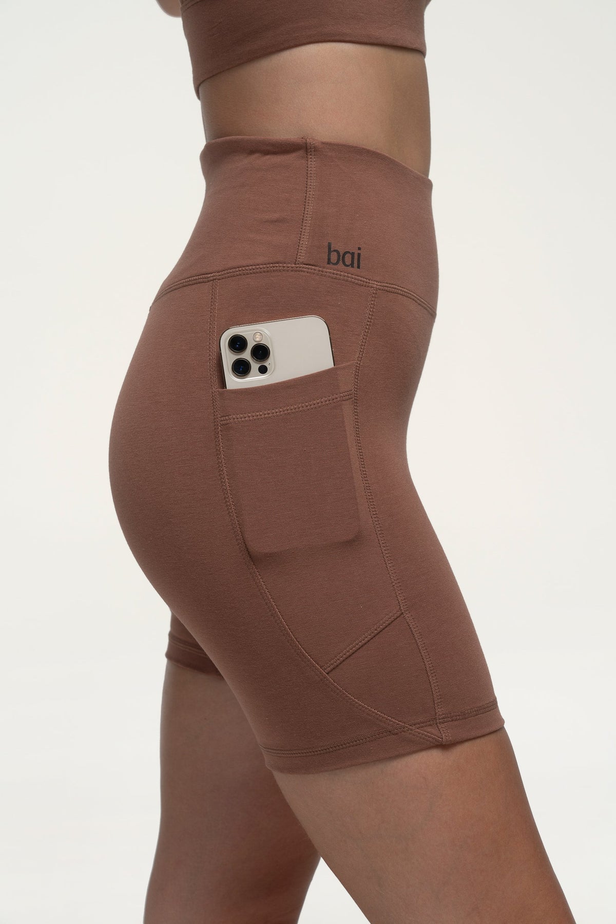 bai active – Natural High Shorts with Pockets