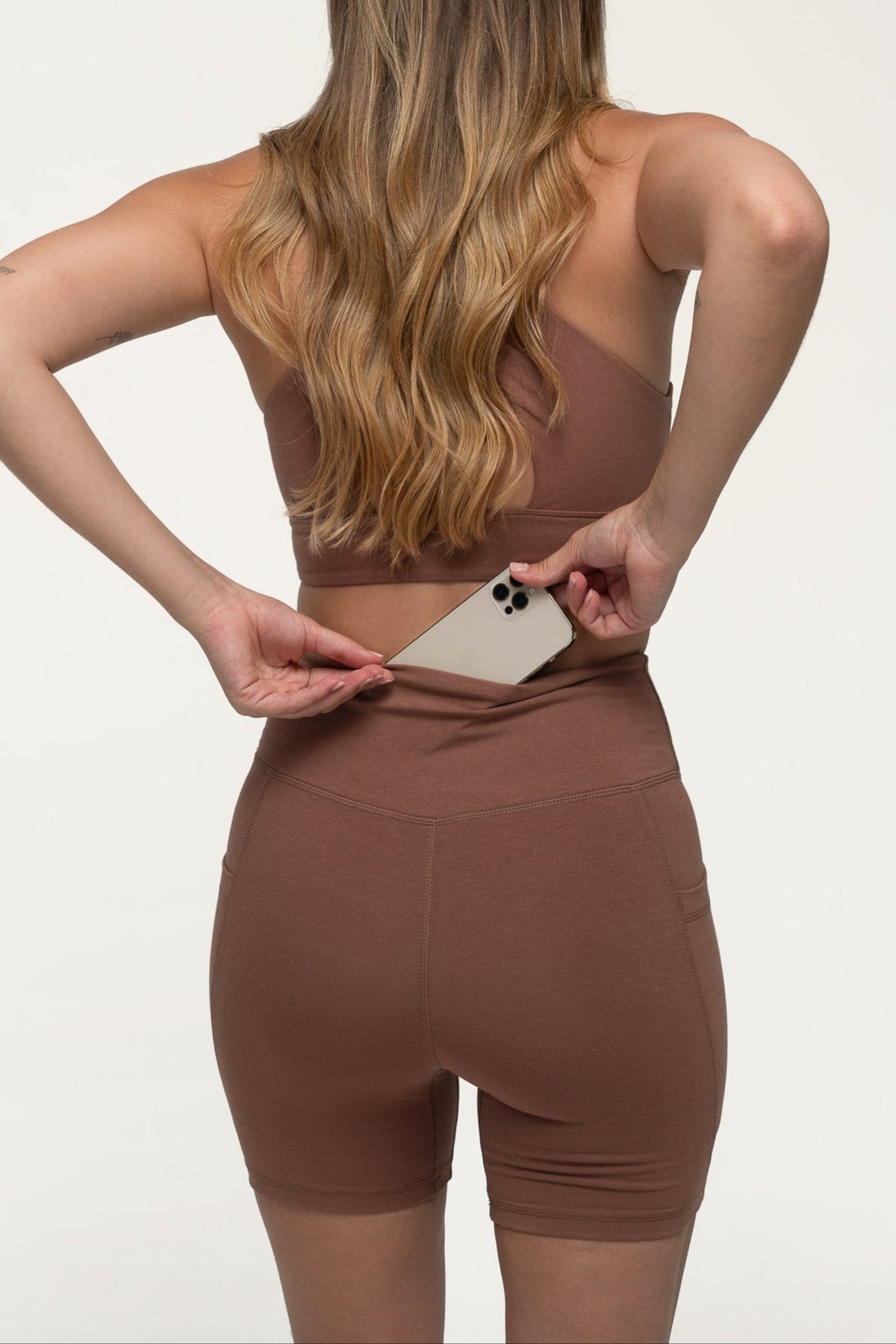 bai active – Natural High Shorts with Pockets
