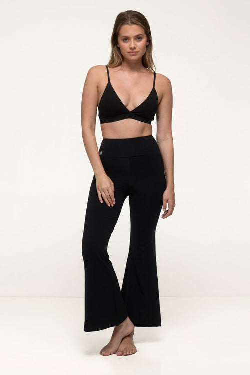 bai active – Flow State Flare Pants